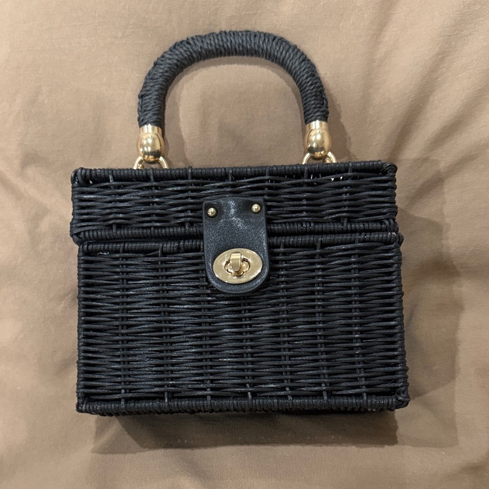 Black basket Handbag with handle